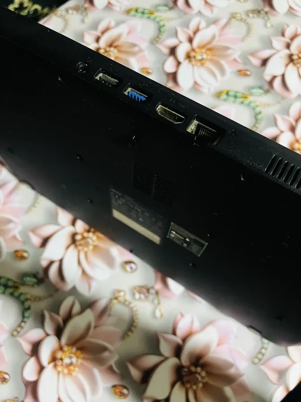 Notebook sotiladi holati zor ishlashi chotki — фото 1