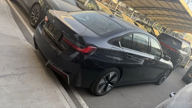 BMW i3 40L NIGHT SPORT 2025 versiya 2024 yil — фото 2