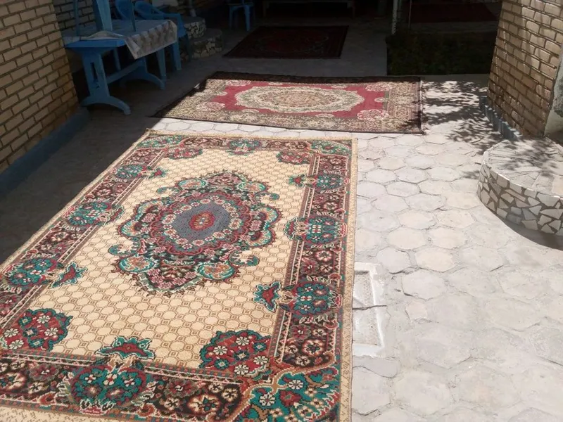 Gilamlar sotiladi 1 Gilamlar sotiladi 1