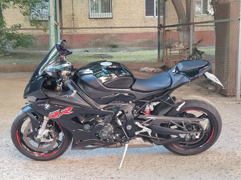 Продаю BMW S1000RR 4 Продаю BMW S1000RR 4