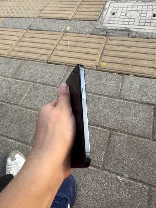 iPhone 15 Pro 256 ГБ, 89%, две SIM-карты 2