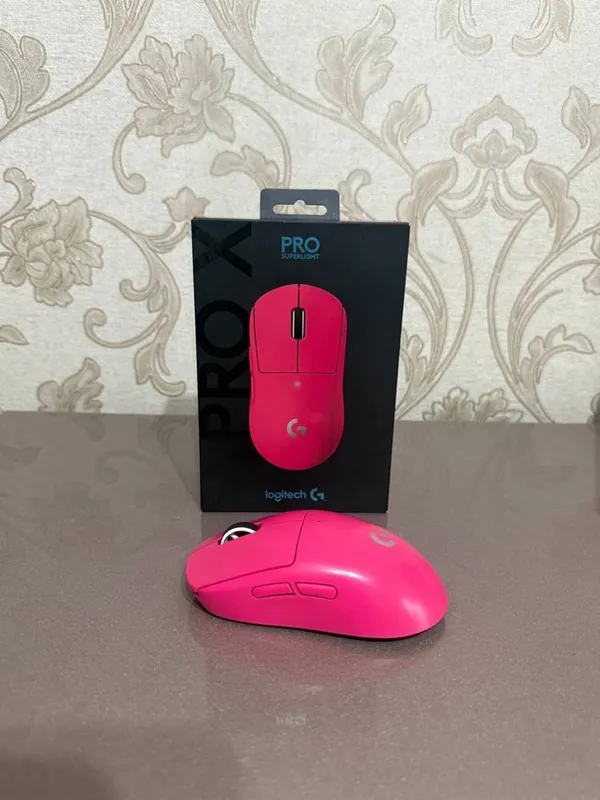 Logitech Pro X Superlight sichqonchasi sotiladi Logitech Pro X Superlight sichqonchasi sotiladi