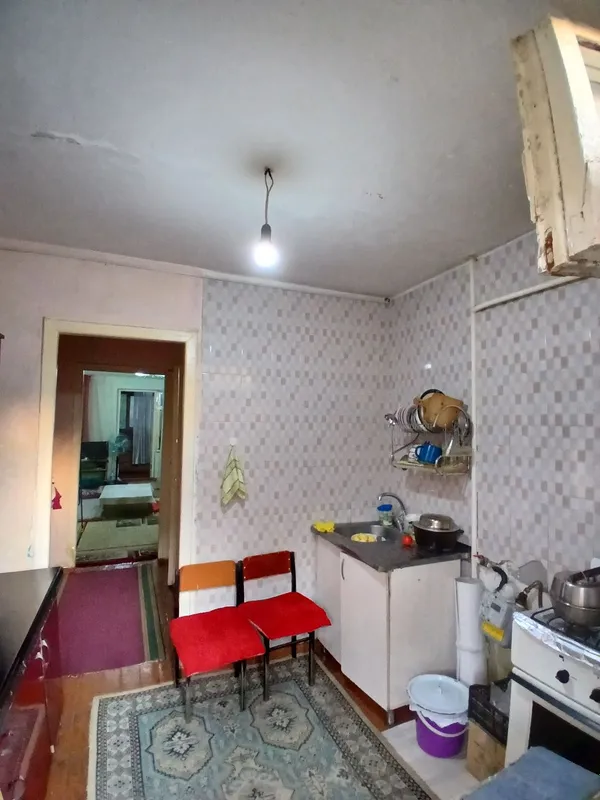 Продается 1 комнатная квартира в центре Наваи. 1