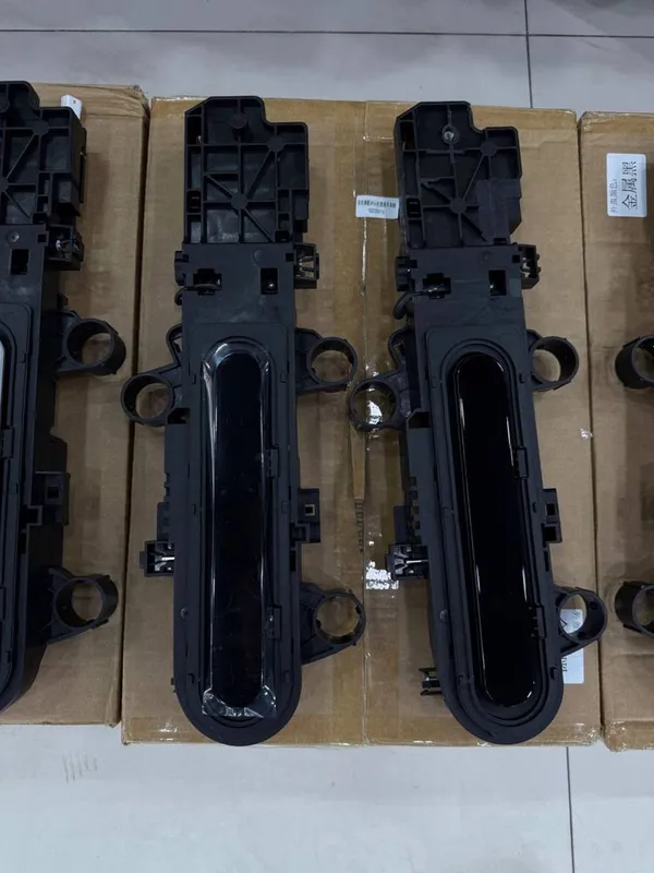 Leapmotor c16 eshik ruchka chiqadigan yonadigani