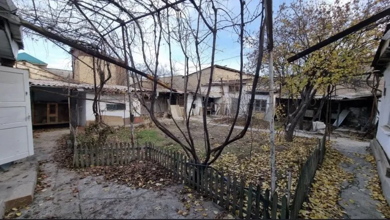 Продается дом 4 соток 6 комнат фасад дома 20 метров. Ориентир Гелён.