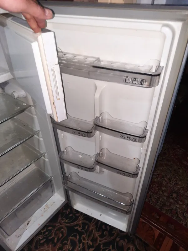 Продаётся Артель холодильник высота 1,40.