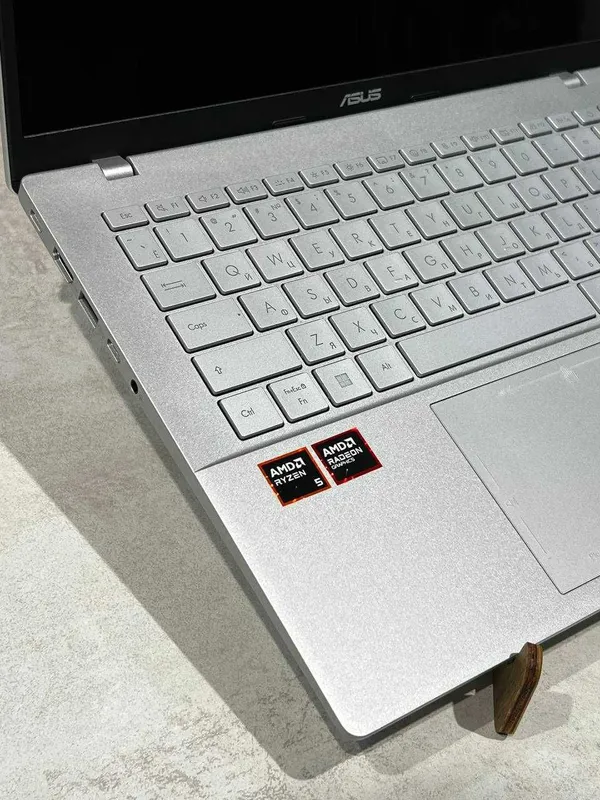 Asus Vivobook S14 AMD Ryzen 5 220/16/512/Display 14' OLED FHD 4 Asus Vivobook S14 AMD Ryzen 5 220/16/512/Display 14' OLED FHD 4