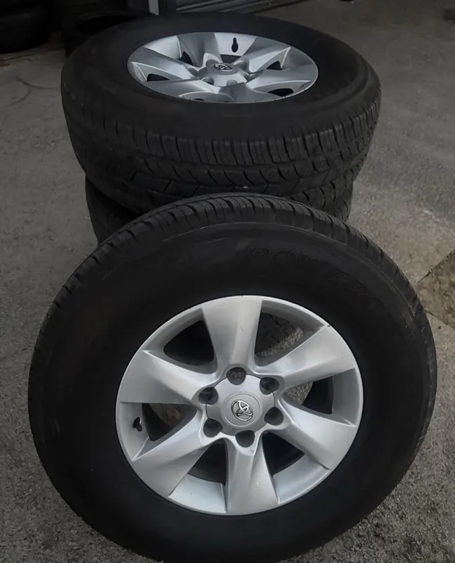 Идеальное состояние дисков и шин Toyota Prado 150 4