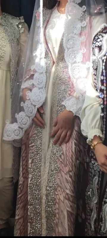 1 marta kiyilgan ansambl yangi