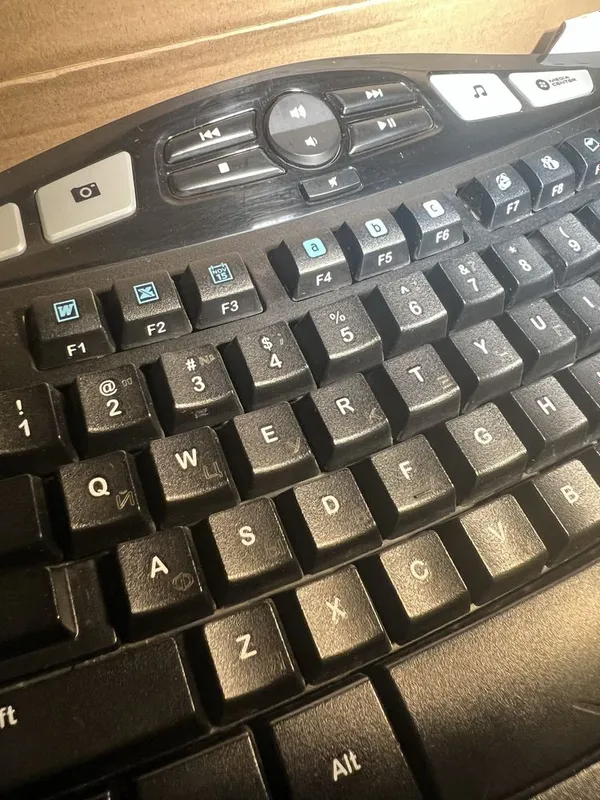 комплект беспроводной клавиатуры и мыши Logitech MK550 — фото 6