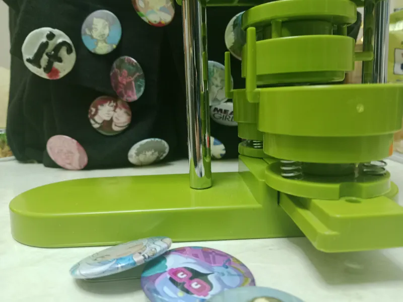 Делаю значки на заказ