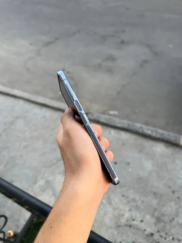Samsung Z flip4 6