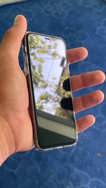 Iphone xs ……………. 1 Iphone xs ……………. 1
