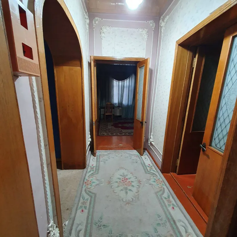 4 sotix uchastkada basseyn, texnika va mebel bilan (tayyor ijarachi) keng 5 xonali uy sotiladi 4