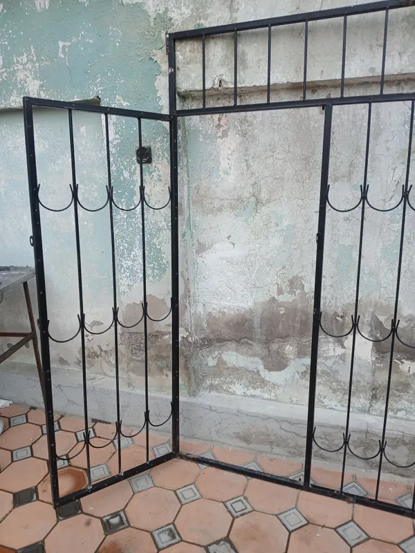 Ochilib-yopiladigan temir reshotka sotiladi — фото 1