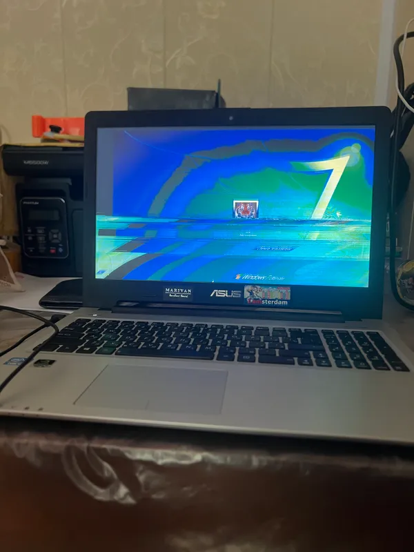 ASUS K56CM, Core i3, GeForce GT 635M 2GB.