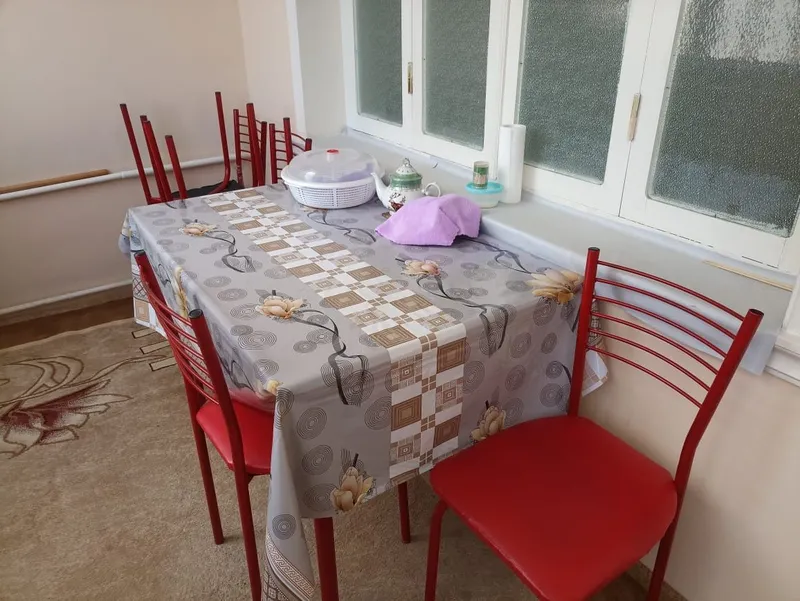 Stol va stullar sotiladi Jomboy tuman Stol va stullar sotiladi Jomboy tuman