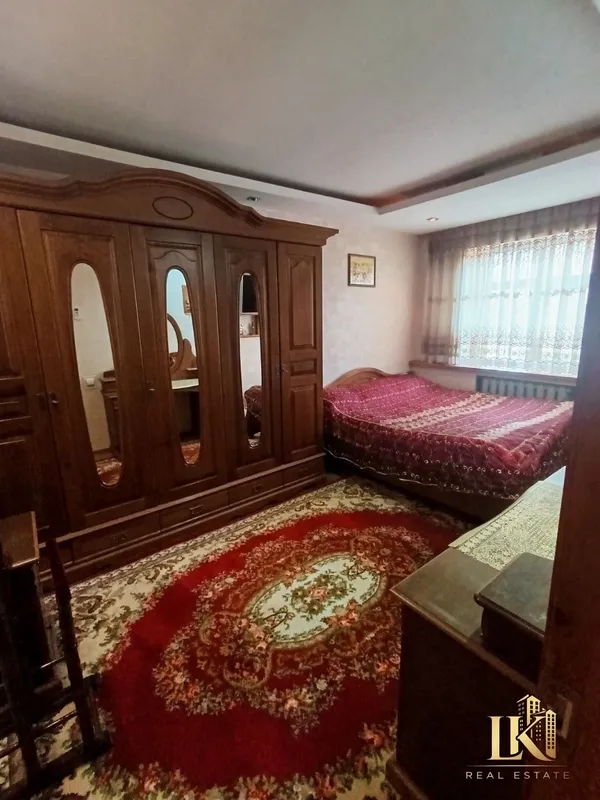 Продаётся уютная 3-комнатная квартира с ремонтом, полностью меблированная, в кирпичном доме — фото 5