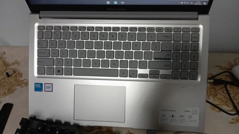 ASUS Vibook Yangi 2 ASUS Vibook Yangi 2