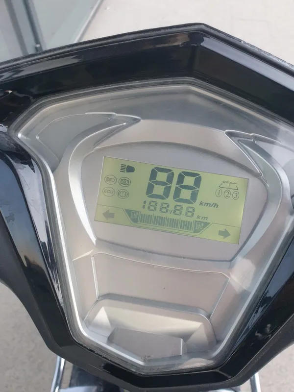 skuter sotiladi Elektr zaryadchny 2