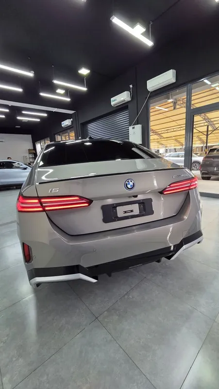 BMW i5 40L М пакет 2025 год 5