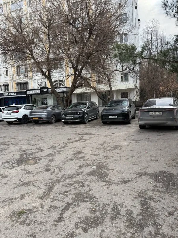 Юнусабад 2 Квартал Универсам Продается Нежилой 1 Этаже 3 Юнусабад 2 Квартал Универсам Продается Нежилой 1 Этаже 3