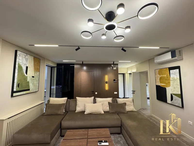 Продаётся 3-комнатная квартира, 80 м², 2/4, Яккасарайский район (м. Космонавты) — фото 1
