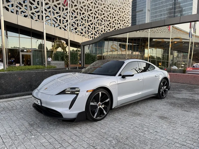 Porsche Taycan. 1 Porsche Taycan. 1