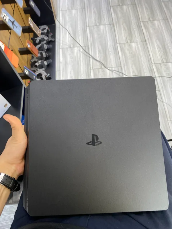 Playstation 4 slim Playstation 4 slim
