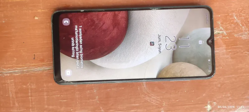 Samsung a12 ochilmagmodeli ayol kishi ishlatgan — фото 2