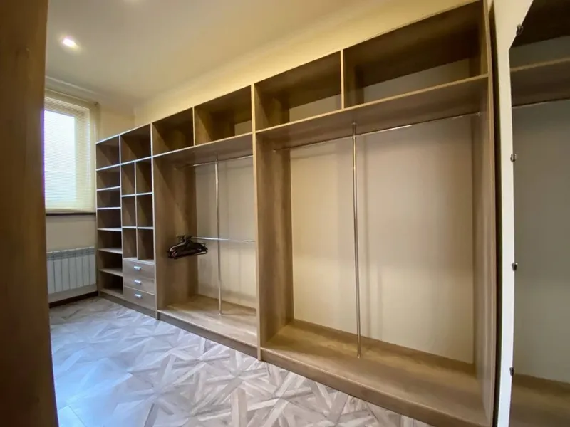 Grand Mir hotel, Конституция, 10 соток, дом! 9