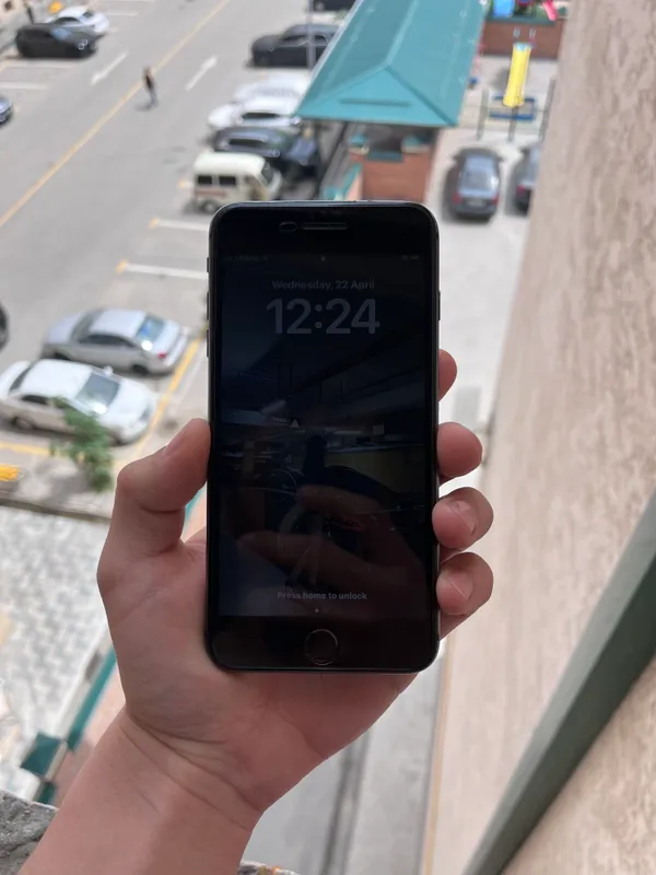 Iphone 8 plus 64gb — фото 1