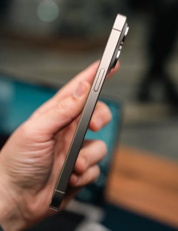 iPhone 15 Pro Max 1024Gb Titan, аккум.: 88%, договоримся 4