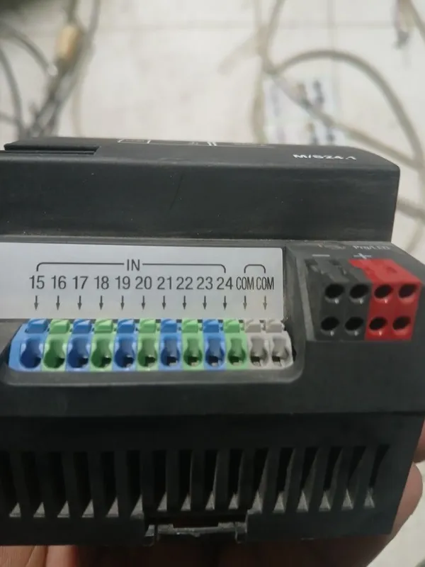 DIN 24-контактный модуль входов KNX — фото 3