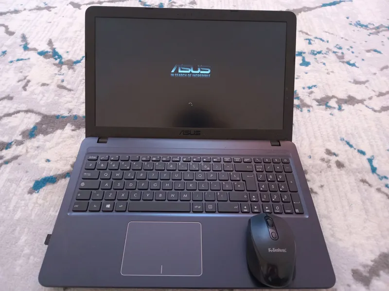 Asus nautbuk