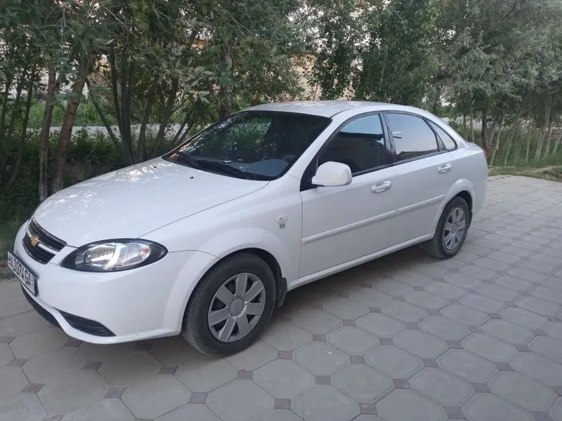 Chevrolet jentra 2
