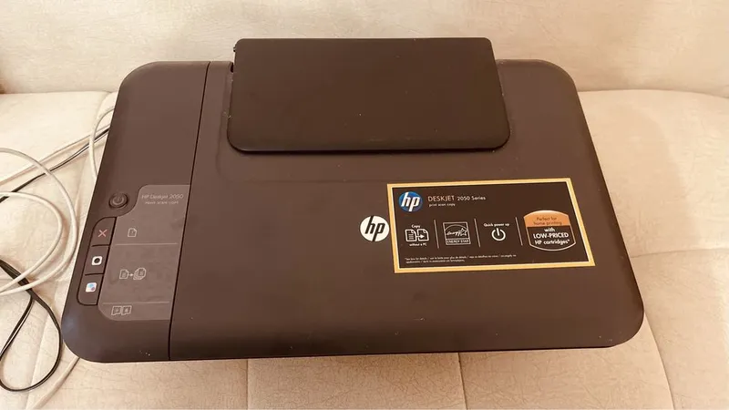 На запчасти! HP Deskjet 2050 All-in-One — МФУ (Принтер, Сканер, Копир) — фото 3