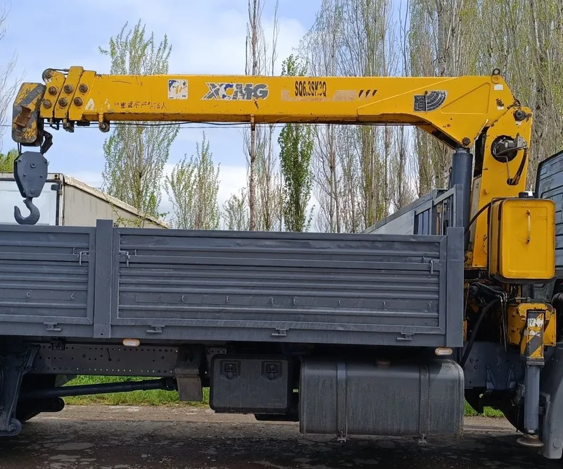 Ustanovka kran manipulyator