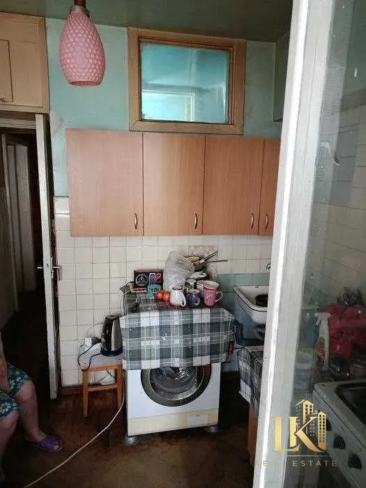 Продаётся просторная 4-комнатная квартира с двумя балконами, без ремонта, рядом с метро Минор 7