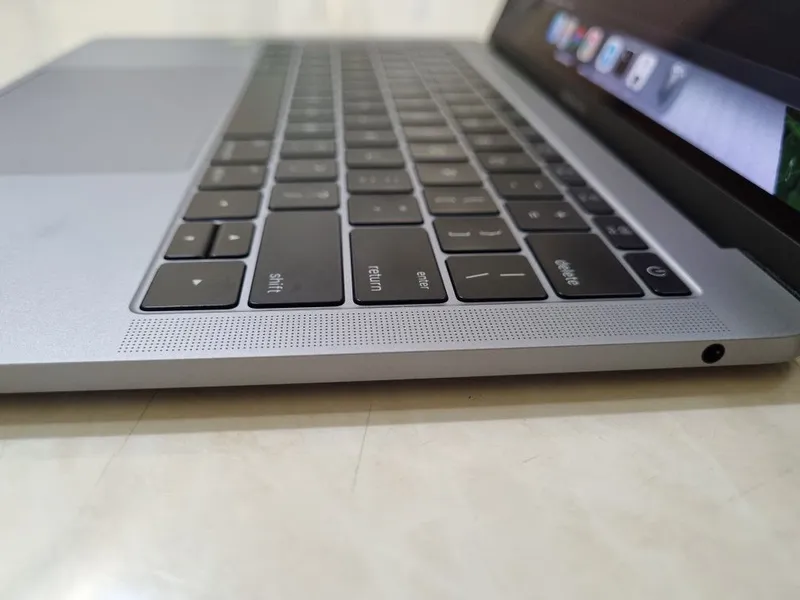 Macbook Pro core i5 2016 5 Macbook Pro core i5 2016 5