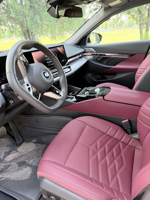 BMW i5 eDrive40 L, 2025 г. — пробег 8000 км 2 BMW i5 eDrive40 L, 2025 г. — пробег 8000 км 2