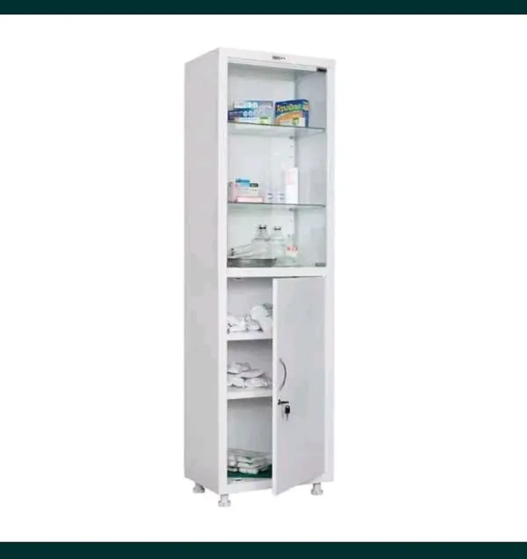 Медицинский шкаф