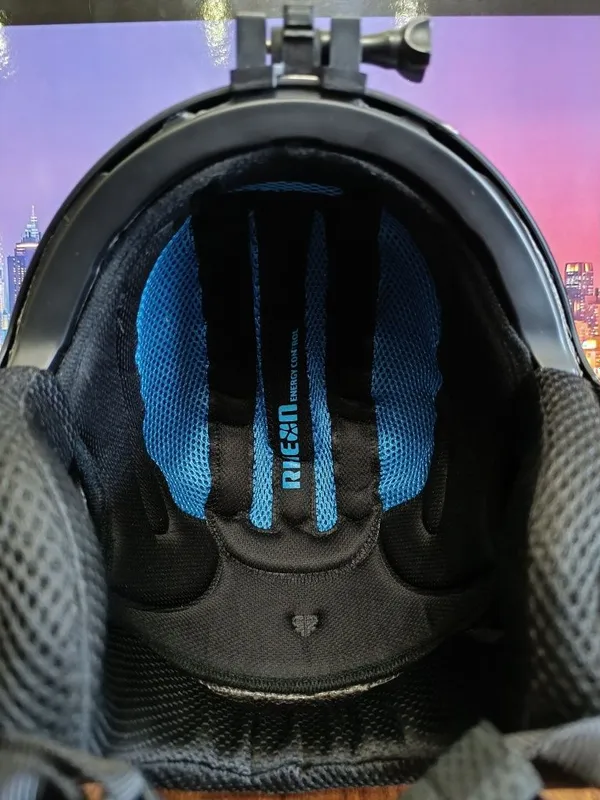 Лыжный шлем от Английского бренда RUROC 7