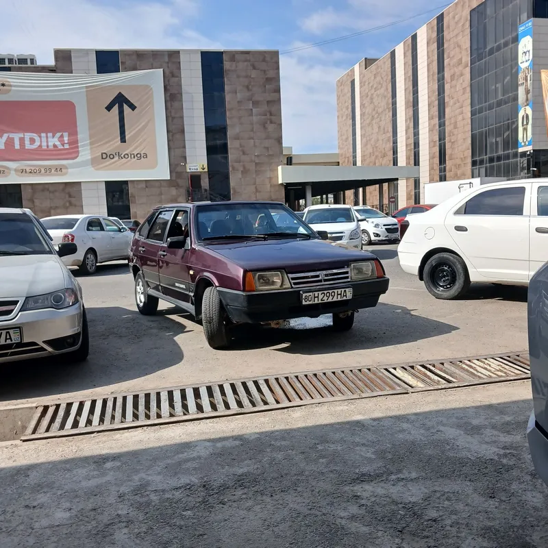 Lada 2109 в хорошем состоянии вишнёвого цвета — фото 3