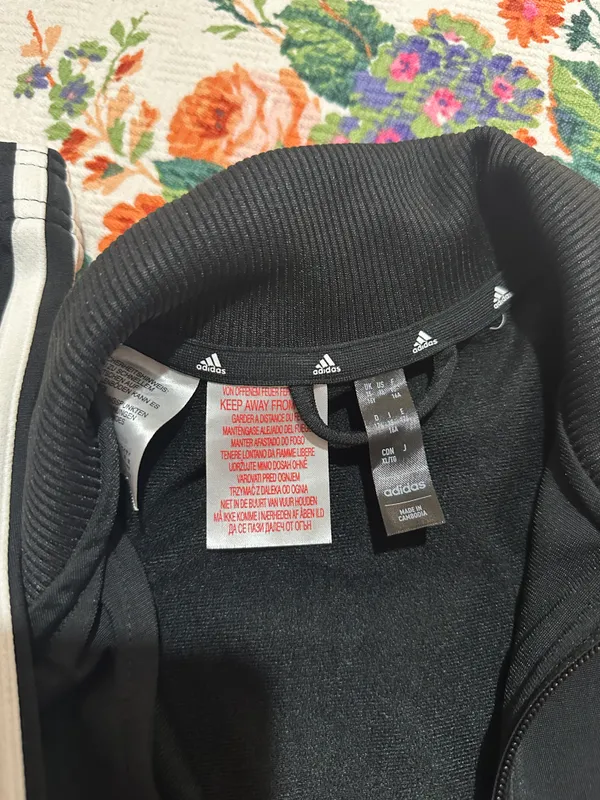 Спортивка Adidas, носили 4 дня, состояние идеальное 2 Спортивка Adidas, носили 4 дня, состояние идеальное 2