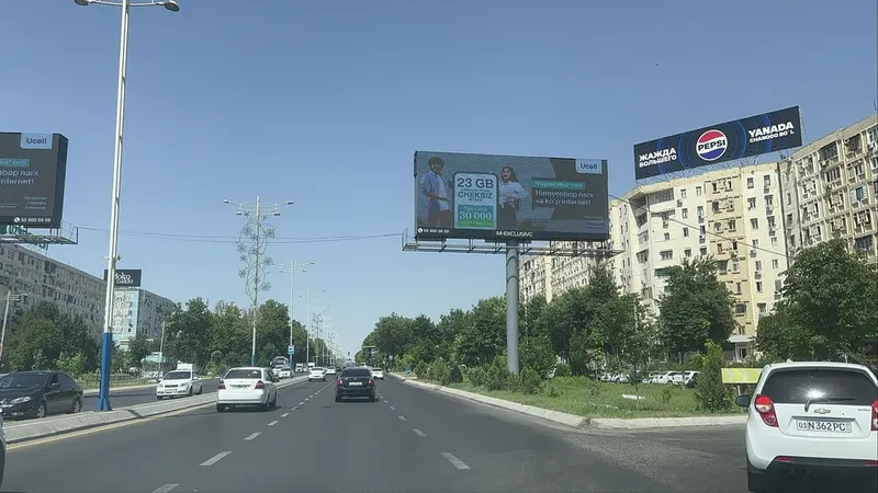 Tashqi ekranlarda peklama xizmati 7 Tashqi ekranlarda peklama xizmati 7