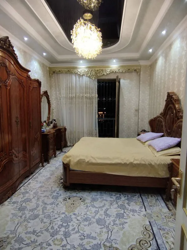 Golden leaf yaqnida arenda bezmakler