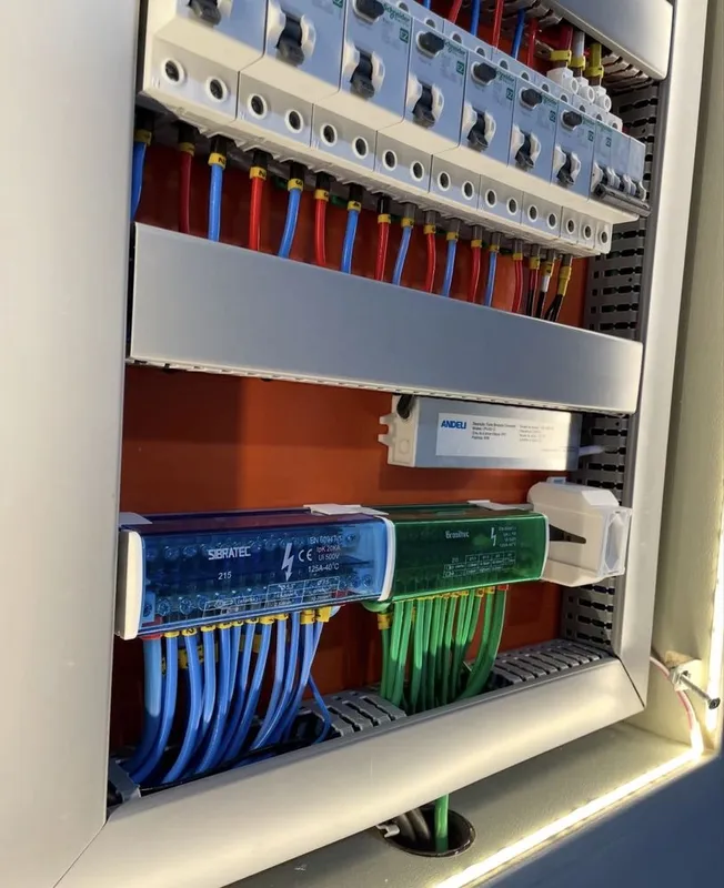 Elektrik 24/7 220w 380w toshkent bo’ylab 2 Elektrik 24/7 220w 380w toshkent bo’ylab 2