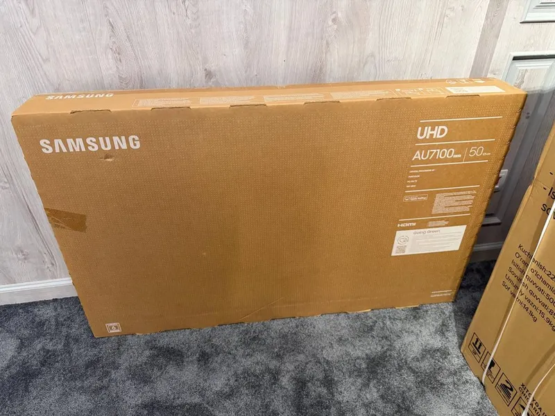 Samsung televizor. Samsung телевизор