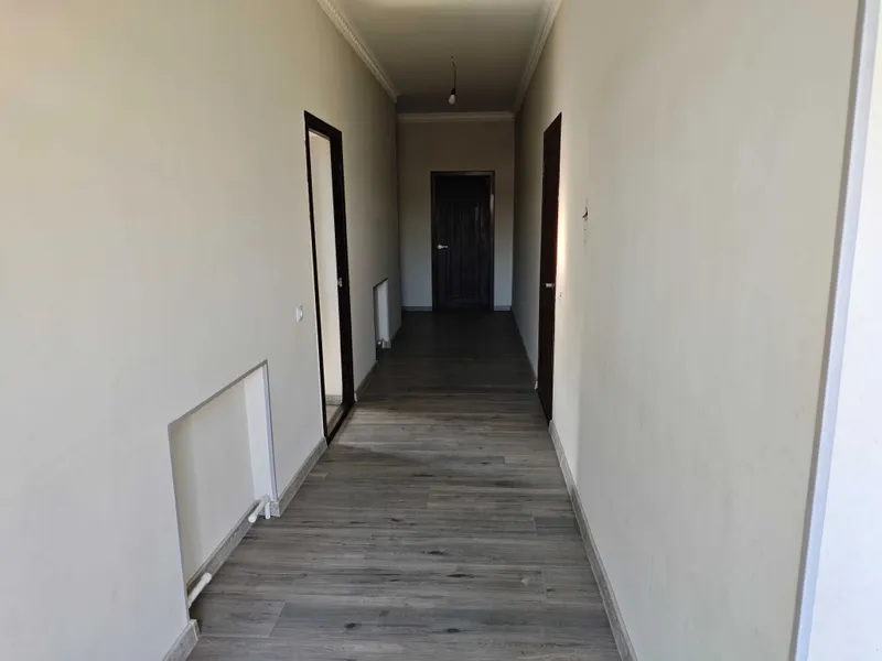 Uchqahramon G'ishtko'prikda hovli sotiladi 3